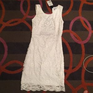 White lace open back dress - NEVER WORN W/tags